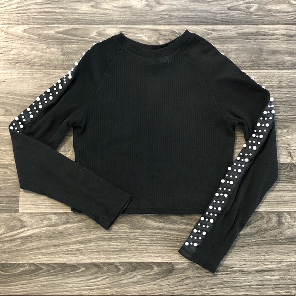 SOLD * DIVIDED H&M Cropped Sweater - Picture 4 of 6